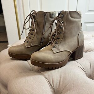 Women's Tan Lace-Up Ankle Boots